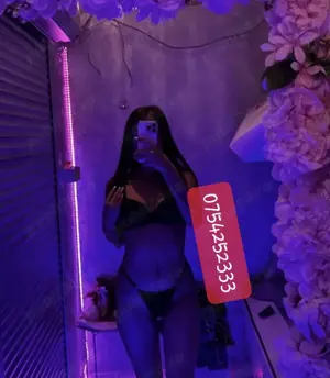 Rebeca noua în oraș ! Fara graba poze facute în locație 