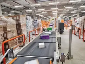 Sortator manipulant colete depozit curierat , asiguram transportul la locul de munca