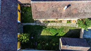 Vând casă în Chesinț, com. Zăbrani, jud. Arad  2.376 mp teren - imagine 4