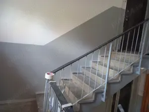 Firmă oferim servici de zugrăvit casa scări asociatii de proprietari  - imagine 4