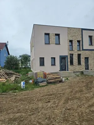 Vand duplex  in Sinmartin , SC110, P+E, ter 270 , gaz , constr 2024, izolatie de 10. - imagine 5
