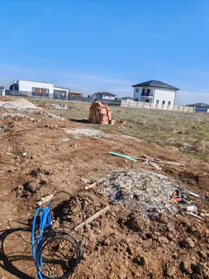 Teren 375 mp, gaz si curent la lot, pretabil investitie