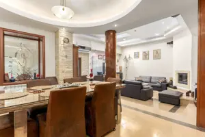 Vilă cu parc, piscină, jacuzzi și foișor, panouri fotovoltaice - imagine 12