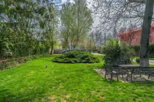 Vilă cu parc, piscină, jacuzzi și foișor, panouri fotovoltaice - imagine 20