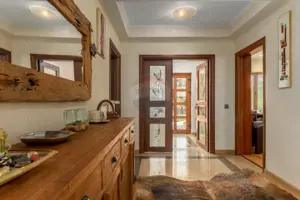 Vilă cu parc, piscină, jacuzzi și foișor, panouri fotovoltaice - imagine 6