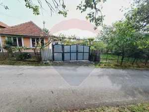 Casă cu teren 3100mp in Hidiselu de Sus