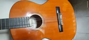 Vând chitară Ariana fără corzi