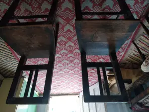 Vand 2 scaune vechi lemn - imagine 4