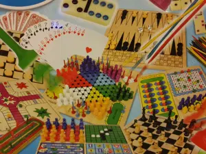 Joc de masa vintage, 50 jocuri incluse, jocuri de familie