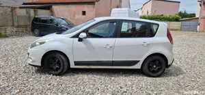 Renault Scenic 3 - imagine 2 Renault Scenic 3 - imagine 2