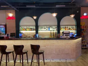 Barman-Barmanita Posso Lounge Bar (ture de 8 și 12 ore)