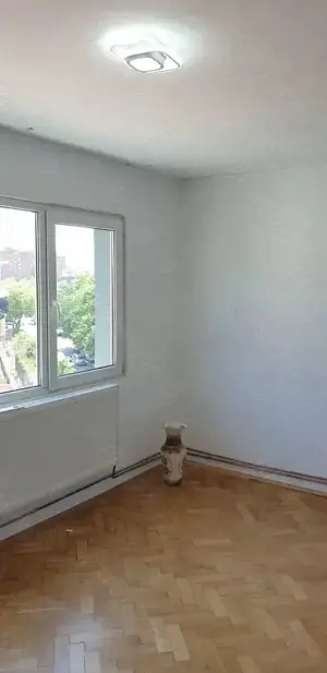 Aparatament renovat-3 camere-Zona Circumvaltiunii - imagine 3