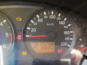 Vând camioneta Nissan Navara  - imagine 8