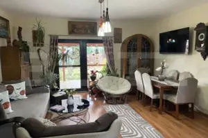 Casa de vanzare, cu 4 camere, 140 mp, zona Strada Dara