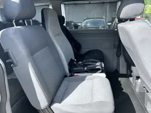 Volkswagen Caravelle 4x4 lang-8 locuri -2.0tdi 140cp - imagine 10