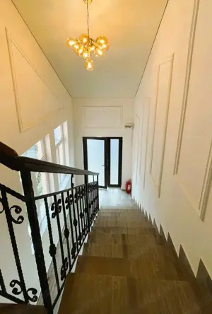 De vanzare imobil cu etaj pretabil cabinete, birouri in zona Siderurgistilor