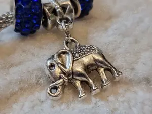 Bratara cu charmuri - imagine 4