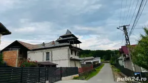 Casa de vanzare cu potential pentru afacere de familie