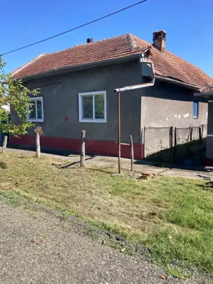 Cas  cu garaj si gradina la Vucova - imagine 2