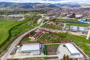Hala industrială cu teren 10.495 mp – potențial supermarket, Lipova
