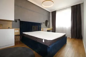 Zona linistita, 3 camere + 2 bai, centrala proprie.