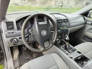 VW Touareg 2.5 Diesel an 2005 - imagine 2 VW Touareg 2.5 Diesel an 2005 - imagine 2