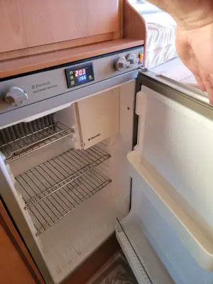 Autorulote (camper) Van Possl 2 win lucuri 2+1 dormit 2009 70000km  3000cc 194 cai citroen jumper - imagine 4