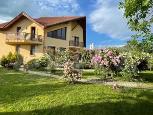 Casă individuală de vânzare, 250 mp utili, teren 1200 mp, zona Unirea