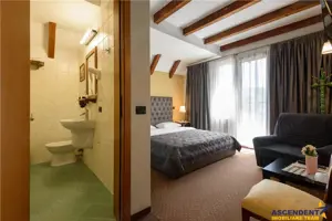 Pensiune cu restaurant, farmec aparte, concept italian, Central, Bran - imagine 17