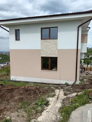 Vand casa 2 Locuinte cuplate pe 2 niveluri (P+1E), pozitionata in Dezmir, cu o panorama deosebita as - imagine 5