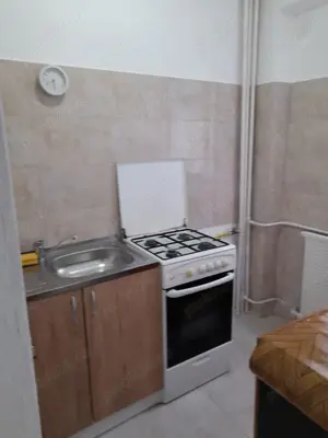 Garsoniera de Inchiriat Piata Delfinului Etaj 2 10 Direct Proprietar - imagine 5