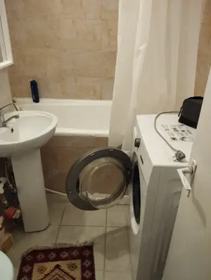 Garsoniera de Inchiriat Piata Delfinului Etaj 2 10 Direct Proprietar - imagine 9