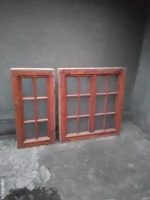 Vand 2 geamuri exterioare  casa.