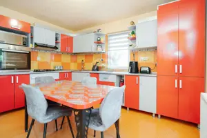 Casă / Vilă de Vânzare 200mp Teren 870mp Str. Soarelui - Valea Lupului - imagine 8