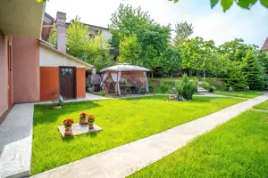 Casă / Vilă de Vânzare 200mp Teren 870mp Str. Soarelui - Valea Lupului - imagine 4