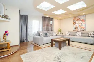 Casă / Vilă de Vânzare 200mp Teren 870mp Str. Soarelui - Valea Lupului