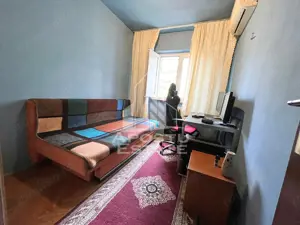 Apartament cu 3 camere, semidecomandat, etaj intermediar, Dambovita - imagine 4