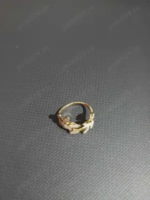 Inel aurit forma ramura