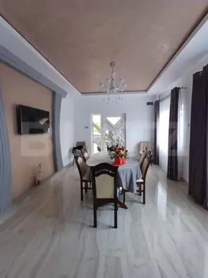 Casa cu 5 camere, 196 mp, 600 mp teren, in cartierul Primaverii - imagine 9