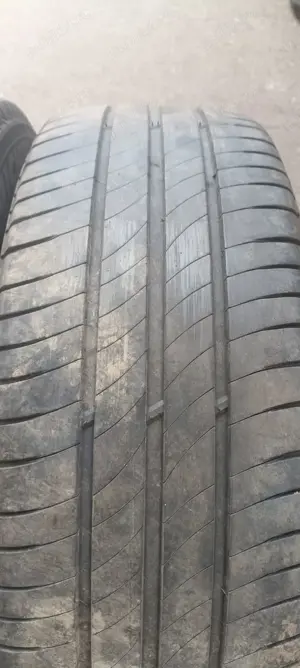 Vând 4 cauciucuri 225/65/R16C MICHELIN.