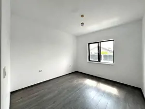 Super pret - Casa individuala cu 4 camere - Sanmihaiu Roman - imagine 3