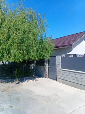 Casa in comuna Lumina de vanzare