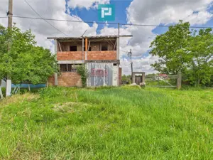 Casă mare, la rosu cu teren generos în Șimand