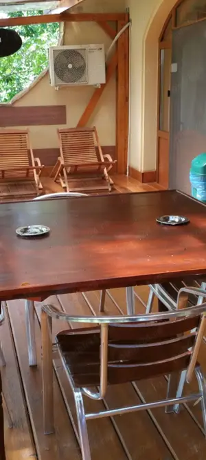 Vilă, pensiune lângă plajă. Mamaia nord. Str D14 Nr.7A. 11 camere, dotată pentru cazare.  - imagine 8