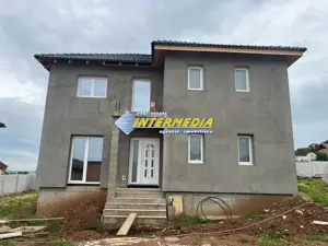 Casa noua de vanzare in Alba Iulia cu 4 camere semifinisata cu apa gaz curent