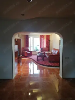 Vand apartament 4 camere cu garaj Micul Dallas