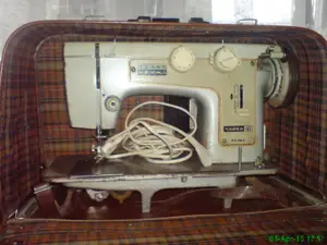 Colecție Vintage: Magnetofon Grundig, PS2 cu Volan, Mașini de cusut Singer (Hibrid) și Ceaika - imagine 2