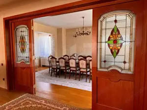 Vila de vanzare, cu 11 camere, 550 mp, zona Bariera Vâlcii - imagine 7