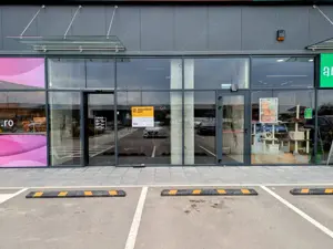 Spatiu comercial de inchiriat - Fun Shop Park Mosnita - 84mp - Comision 0%