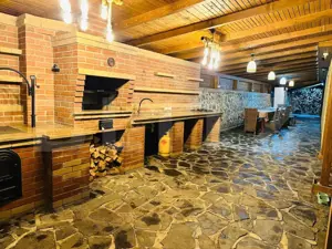 Casa de vanzare cu piscina